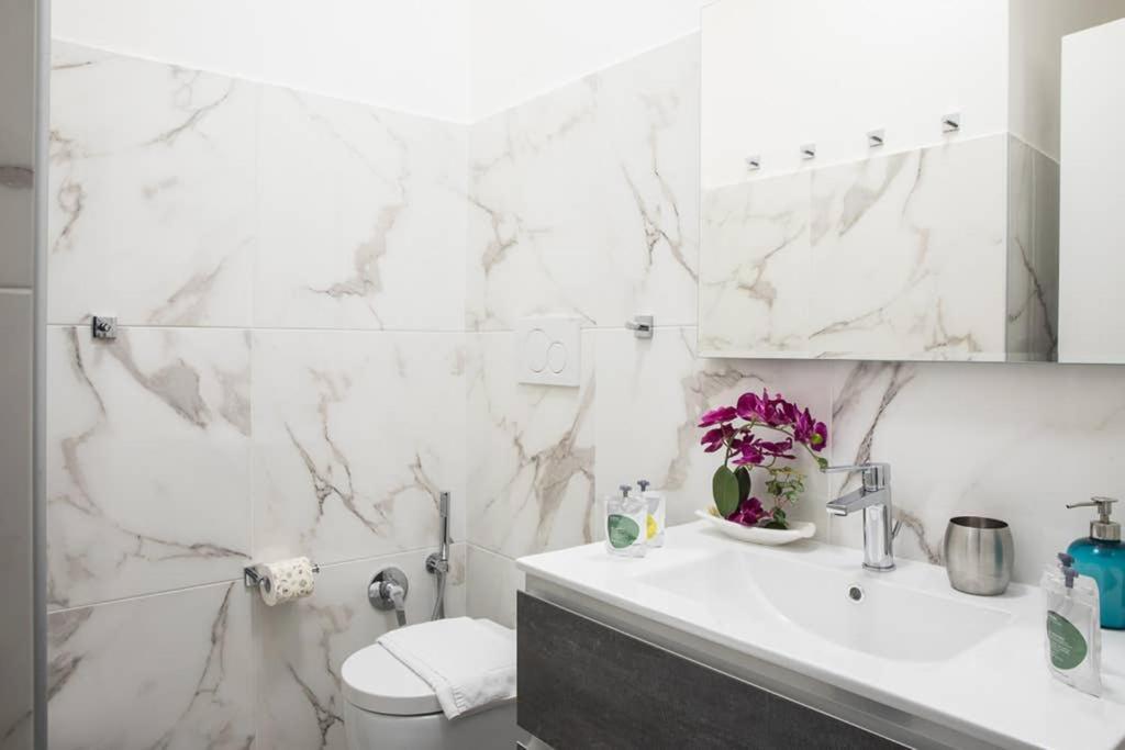 Gold Fabulous Jacuzzi Suite Trastevere - Top Collection Rome Exterior photo