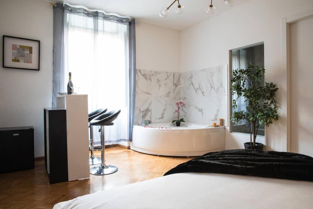 Gold Fabulous Jacuzzi Suite Trastevere - Top Collection Rome Exterior photo